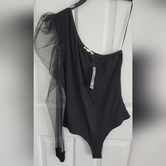 NWT ee:some Sheer One-Shoulder Black Bodysuit Size Medium - Picture 1 of 9